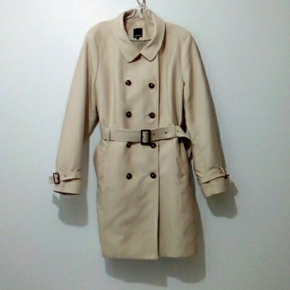 Reitmans Jackets & Blazers - Reitmans light tan double breasted belted trench coat size 2x